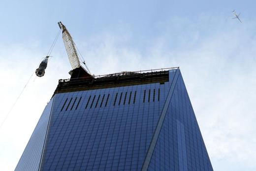 WTC spire hoisted.jpg